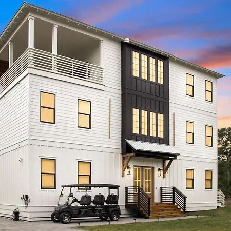 Villa Sleeps 22! Ocean Views, Pool, Free Golf Cart